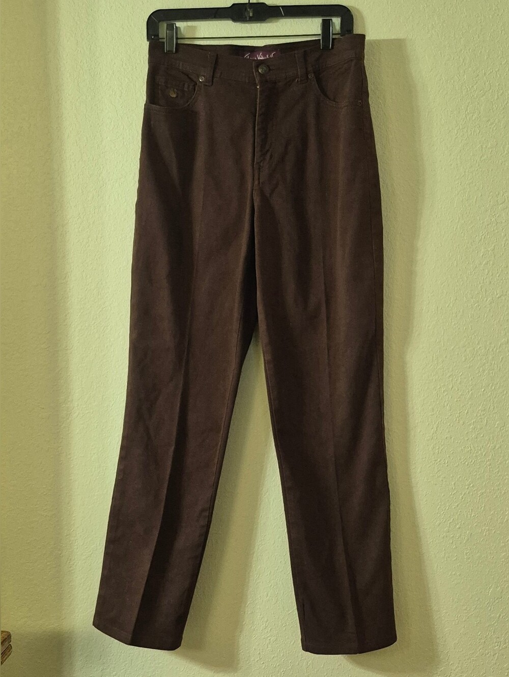 Gloria Vanderbilt Straight Leg Jeans in Dark Brown